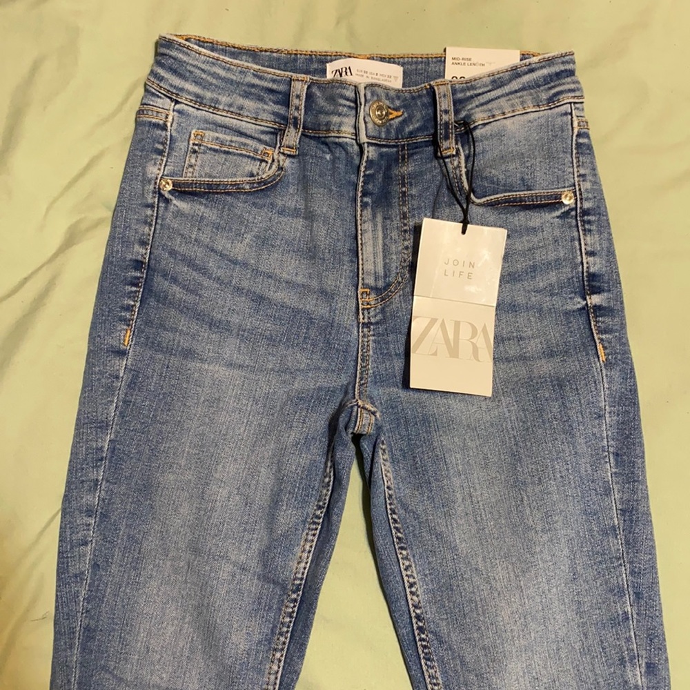 Mid-Rise Zara Skinny Jean